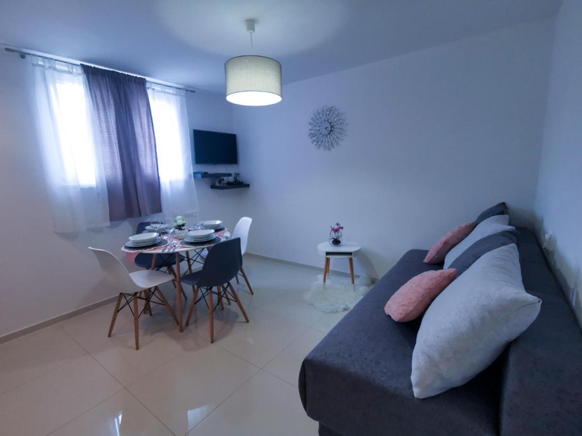 Apartment P&M Pula Exterior photo